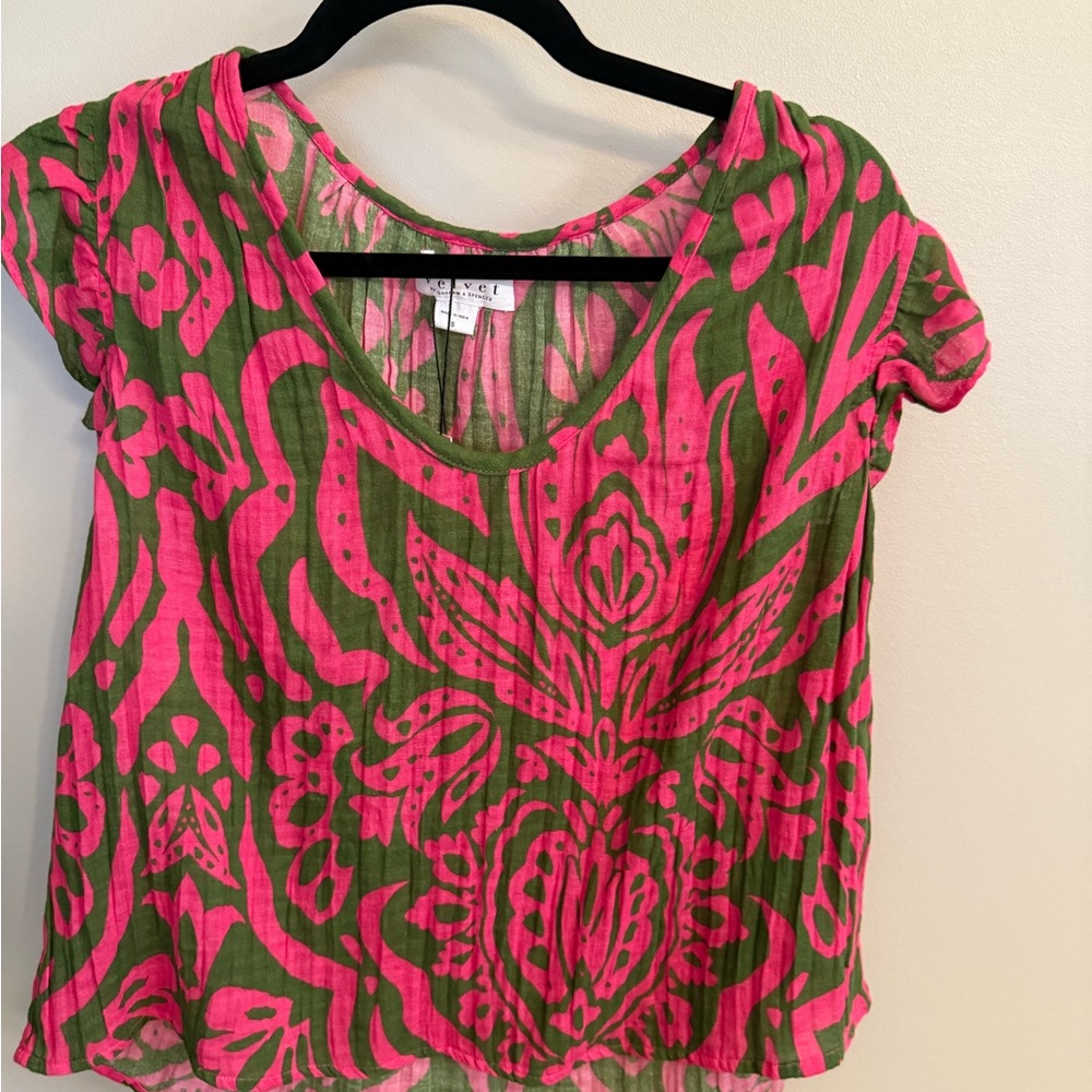 Velvet by Graham & Spencer Pink and Brown Flutter Sleeve Crop Blouse